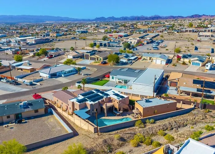 Huntington Palace W Casita - Pool, Bbq, Garage Ferienhaus