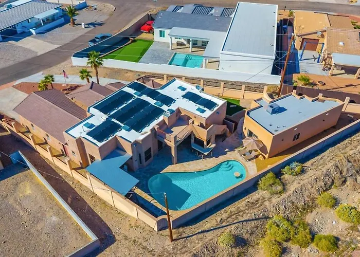 Huntington Palace W Casita - Pool, Bbq, Garage