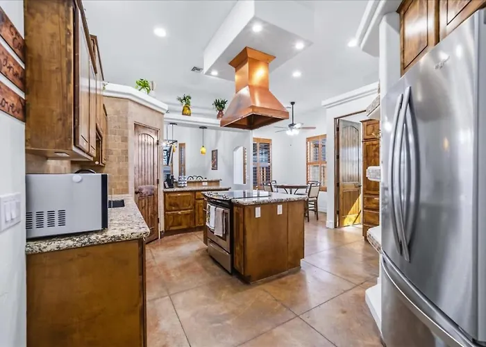 Huntington Palace W Casita - Pool, Bbq, Garage Ferienhaus *