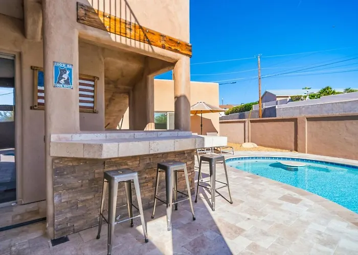 Huntington Palace W Casita - Pool, Bbq, Garage Ferienhaus