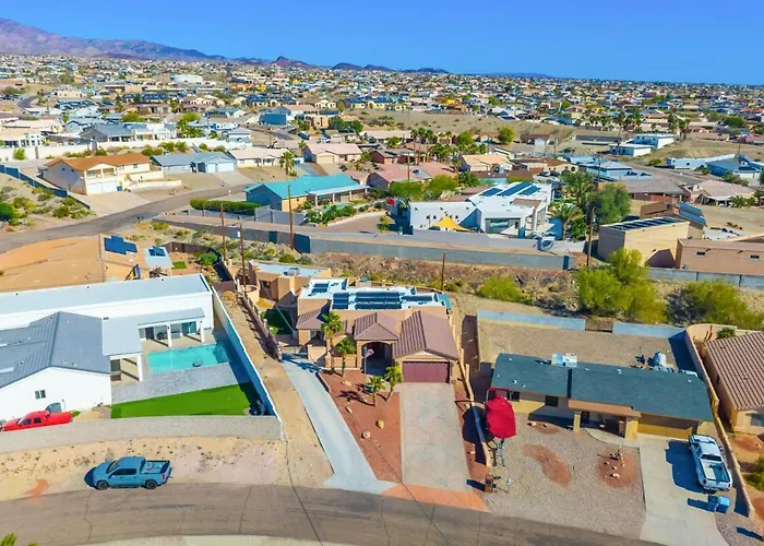 Huntington Palace W Casita - Pool, Bbq, Garage *